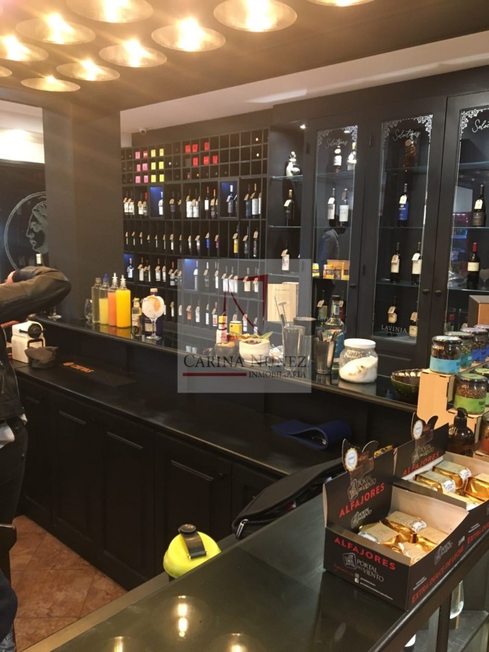LAVNIA WINE BAR
