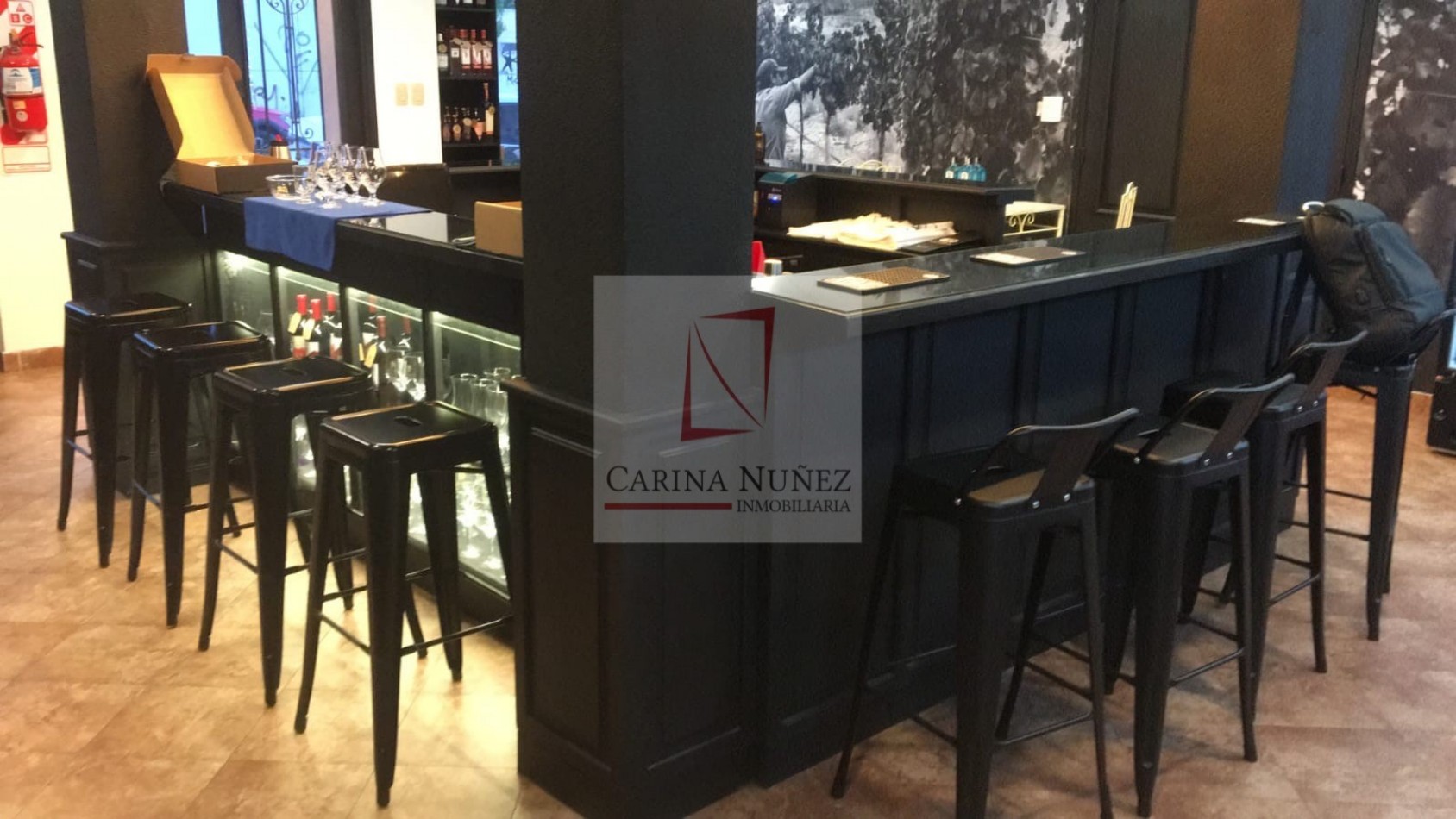 LAVNIA WINE BAR