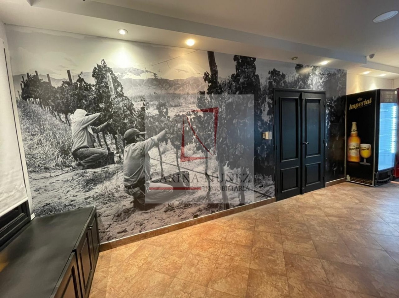 LAVNIA WINE BAR