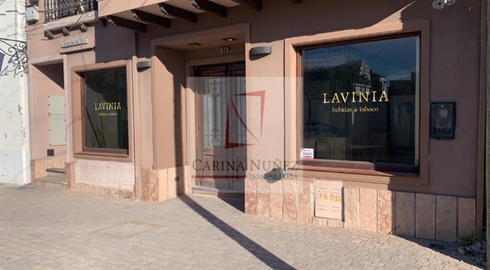LAVNIA WINE BAR
