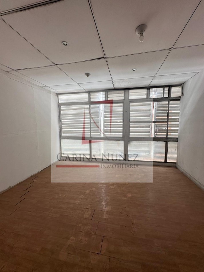 PROPIEDAD COMERCIAL EN PLANTA ALTA 11 OFICINAS 