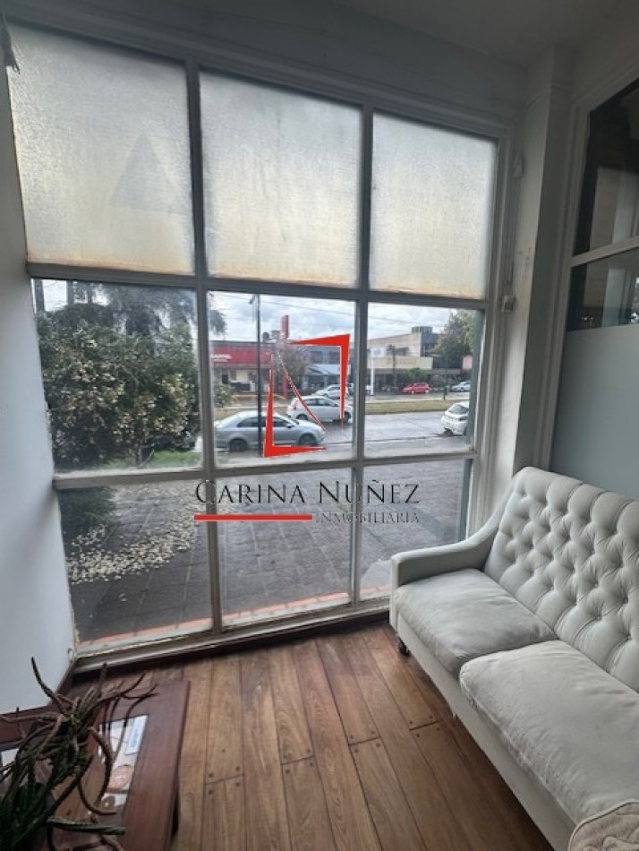 LOCAL COMERCIAL EN POSTO 20