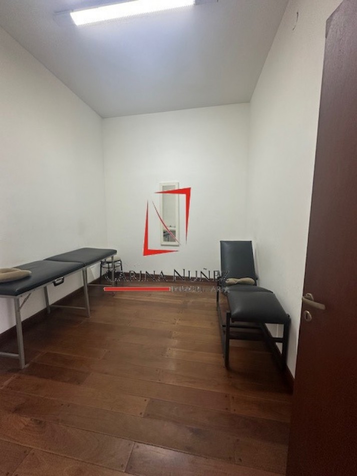 LOCAL COMERCIAL EN POSTO 20
