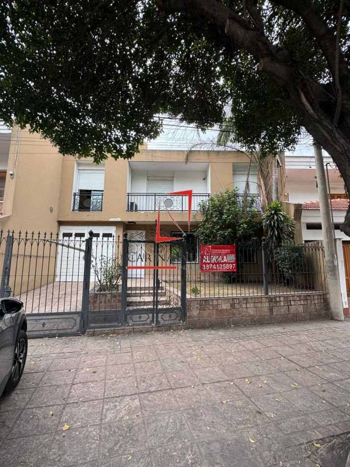 AV BICENTENARIO CASA 3 DORMI EXCELENTE