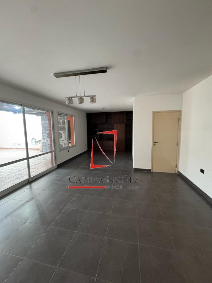 AV BICENTENARIO CASA 3 DORMI EXCELENTE