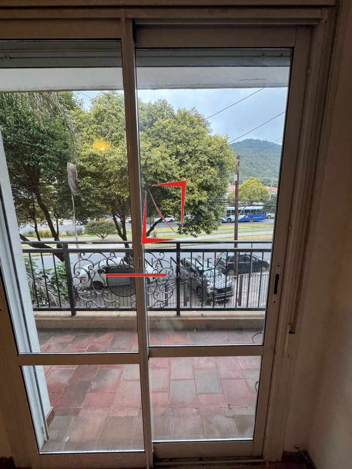 AV BICENTENARIO CASA 3 DORMI EXCELENTE