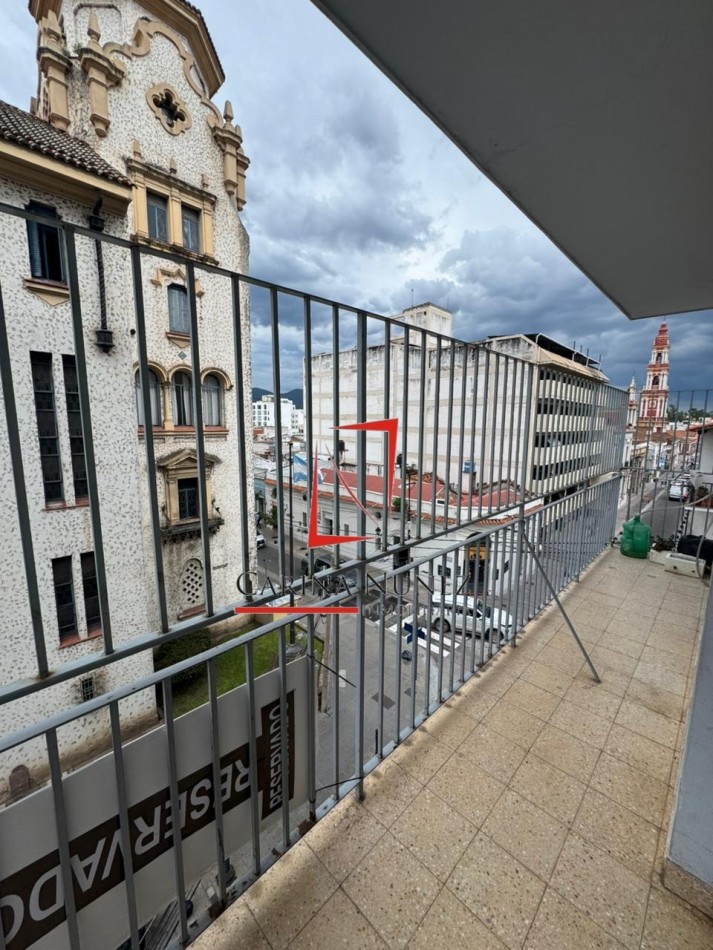 DEPARTAMENTO A UNA CUADRA PLAZA PPAL 3 DORM 2 BAÑOS DEPENDENCIA